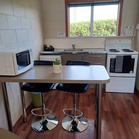 Flaxbourne Motels Ward Экстерьер фото