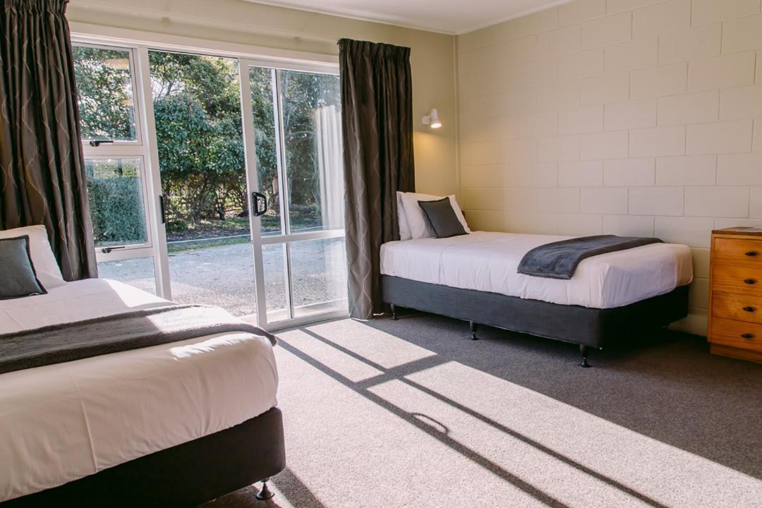 Flaxbourne Motels Ward Экстерьер фото