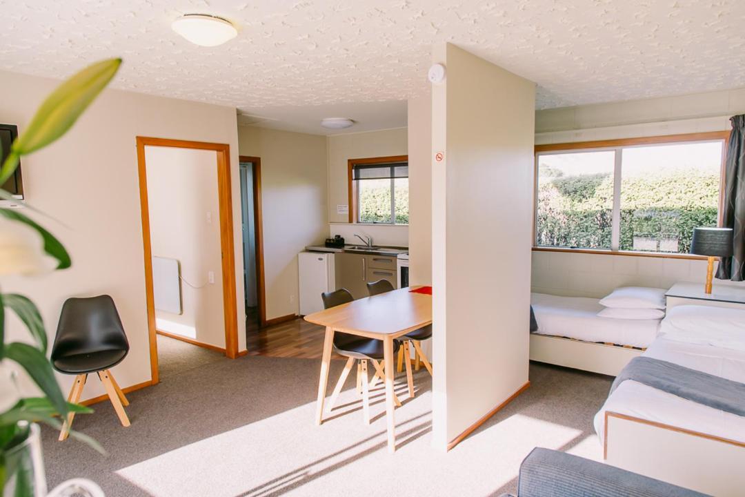 Flaxbourne Motels Ward Экстерьер фото