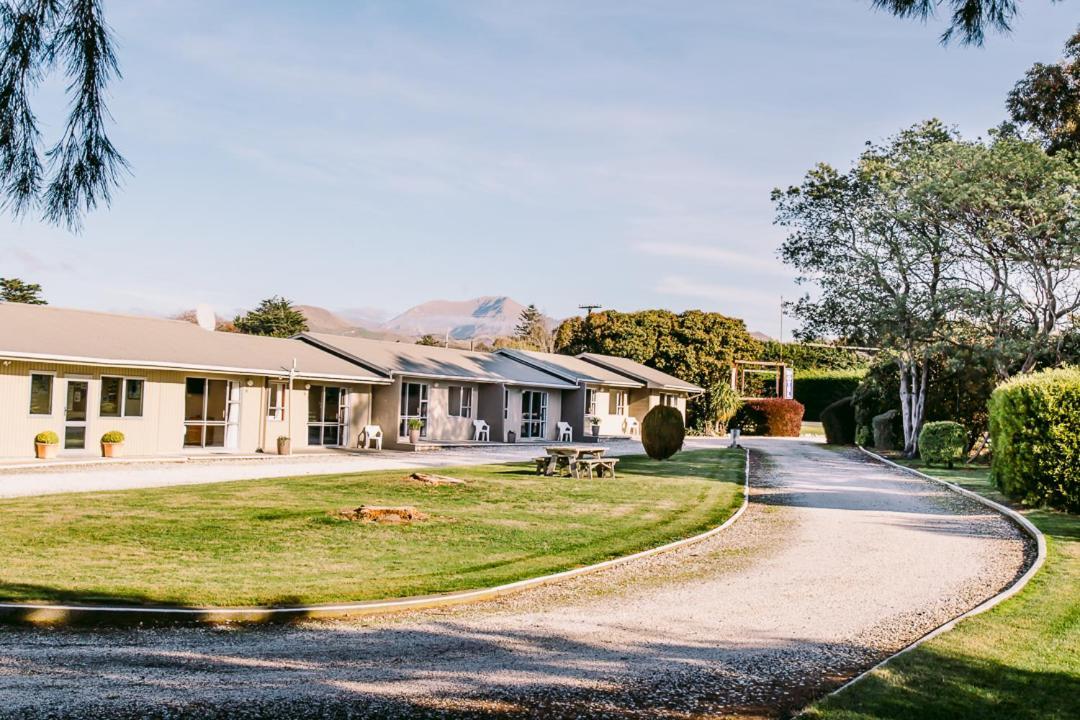 Flaxbourne Motels Ward Экстерьер фото