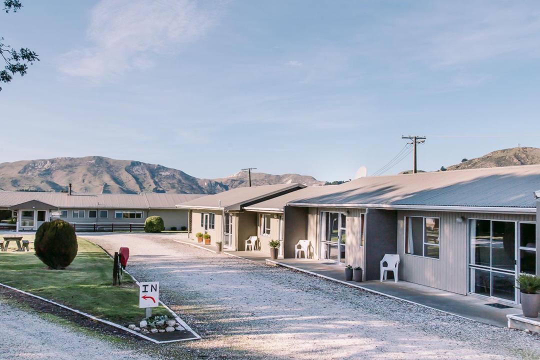 Flaxbourne Motels Ward Экстерьер фото