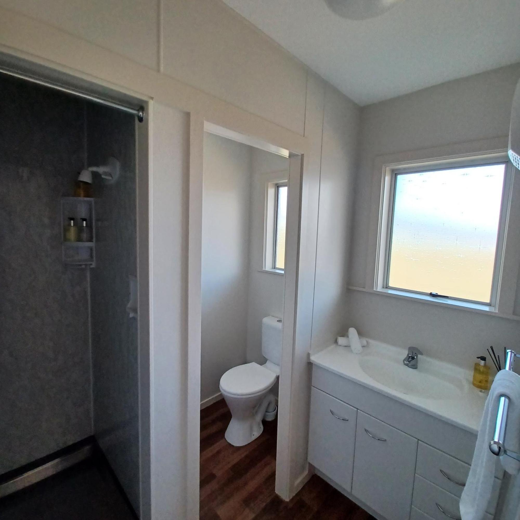 Flaxbourne Motels Ward Экстерьер фото