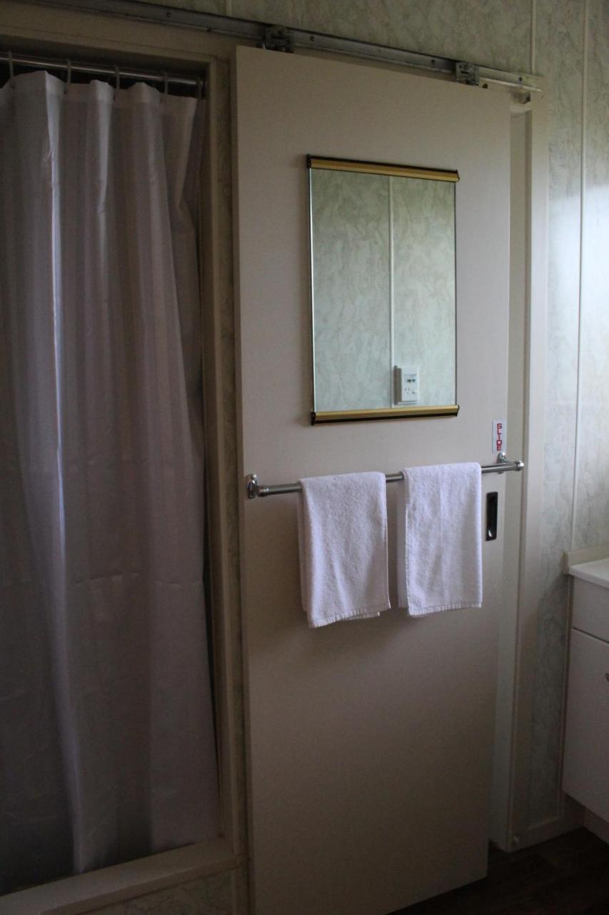 Flaxbourne Motels Ward Экстерьер фото